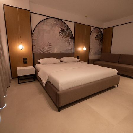 Colosseum Hotel Ksamil Exterior photo