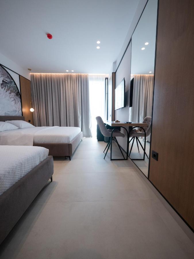 Colosseum Hotel Ksamil Exterior photo