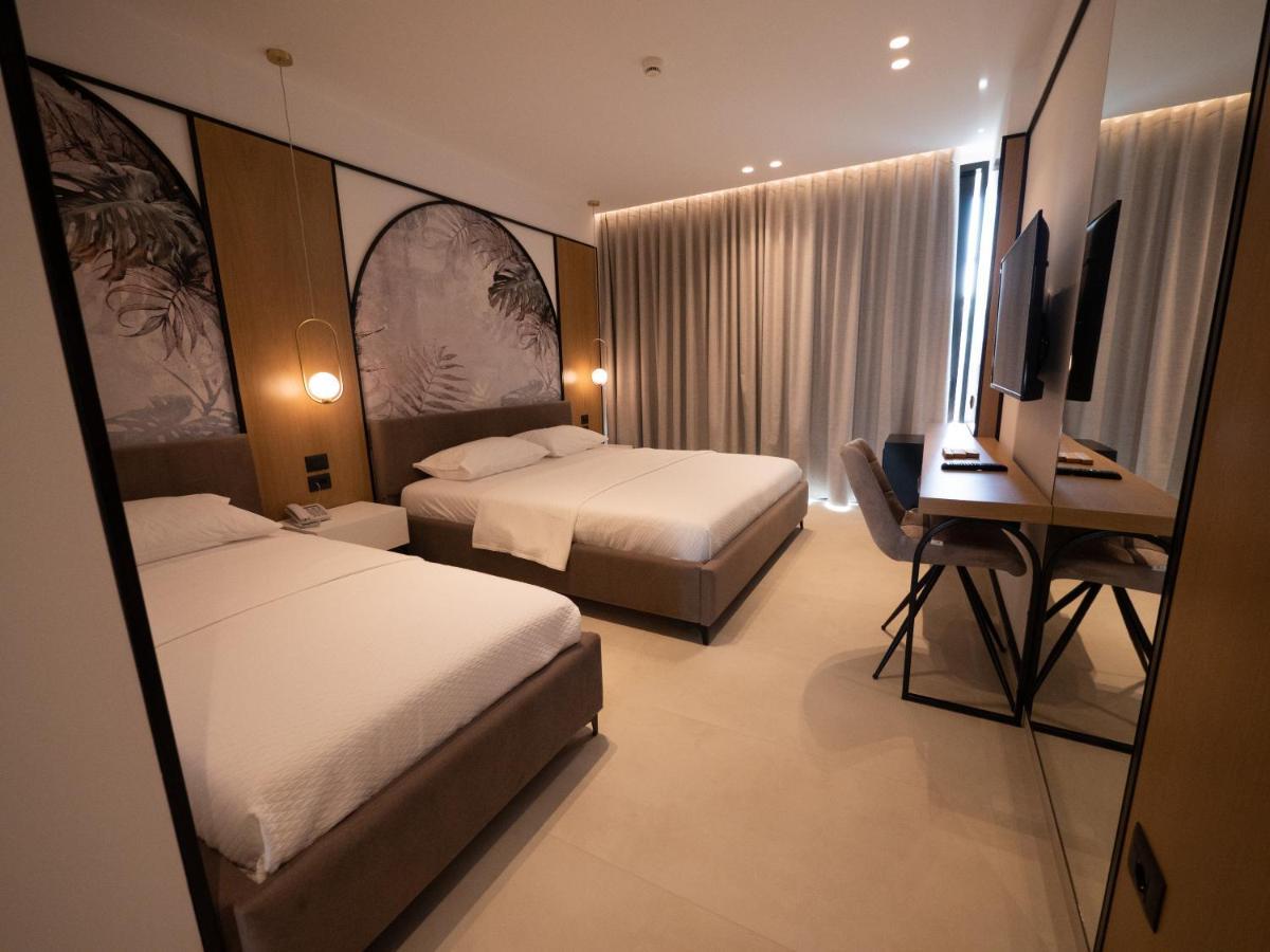 Colosseum Hotel Ksamil Exterior photo