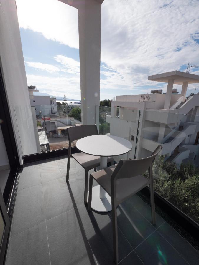 Colosseum Hotel Ksamil Exterior photo