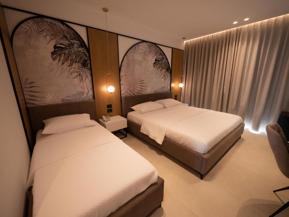 Colosseum Hotel Ksamil Exterior photo