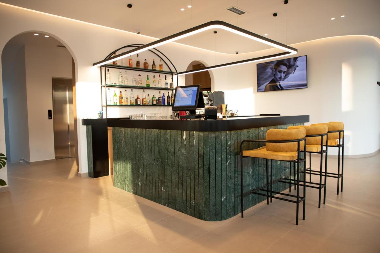 Colosseum Hotel Ksamil Exterior photo