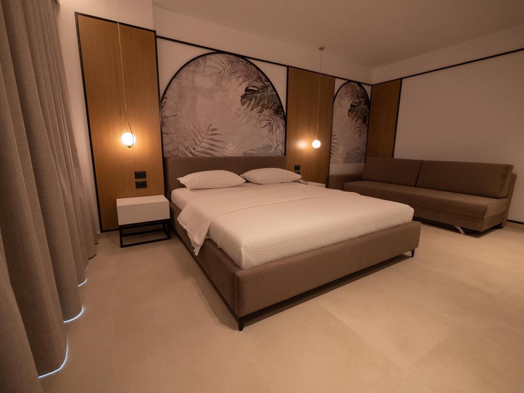 Colosseum Hotel Ksamil Exterior photo